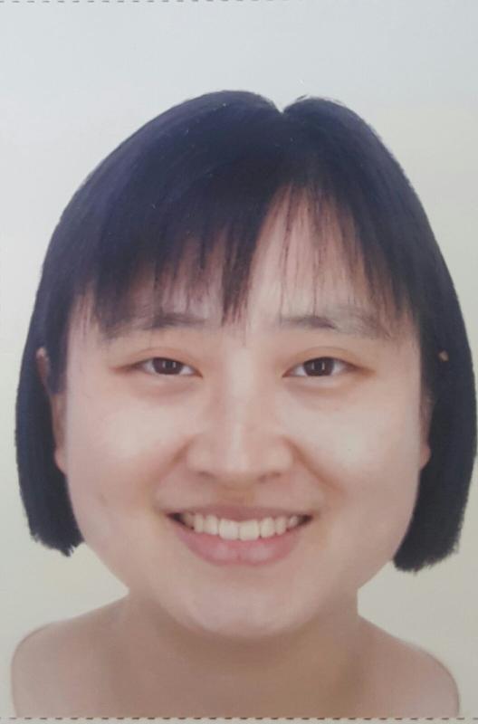 Huang Jing, aged 32, is about 1.57 metres tall, 46 kilograms in weight and of medium build. She has a round face with yellow complexion and short black hair. She was last seen wearing a beige T-shirt, black trousers and black shoes.

