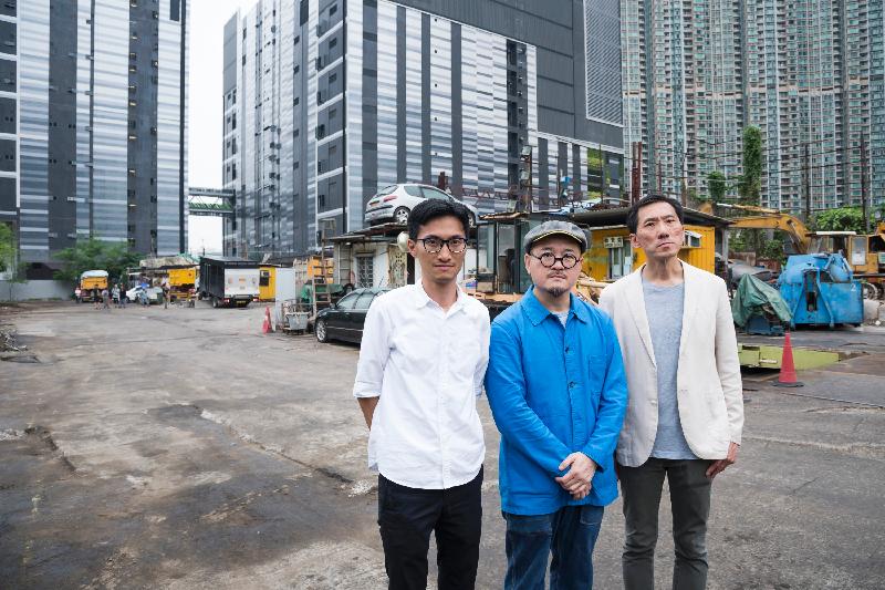 (From left) Legislative Council Members, Mr Chu Hoi-dick, Mr Shiu Ka-chun and Dr Yiu Chung-yim, visit the waste recycling yards in Wan Po Road, Tseung Kwan O today (May 13) to follow up on a complaint relating to the nuisance caused by the waste recycling yards to nearby residents.