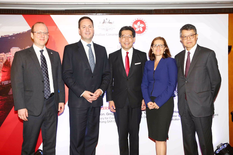 The Secretary for Commerce and Economic Development, Mr Gregory So (centre), is pictured with the Minister for Trade, Tourism and Investment of Australia, Mr Steven Ciobo (second left); Australia's Consul-General to Hong Kong and Macau, Ms Michaela Browning (second right); the Chairman of the Hong Kong General Chamber of Commerce, Mr Stephen Ng (first right); and the Chairman of the Australian Chamber of Commerce Hong Kong and Macau, Professor Richard Petty (first left), at a breakfast event today (May 16) announcing the official launch of the Free Trade Agreement negotiation between Hong Kong and Australia.