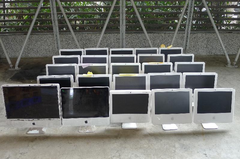 The Environmental Protection Department and the Customs and Excise Department intercepted two containers of illegally imported hazardous electronic waste containing waste flat panel displays, waste batteries, waste printed circuit boards and waste toner cartridges in October 2016. Two importers were convicted today (May 23) for contravening the Waste Disposal Ordinance. Photo shows the waste flat panel displays seized.