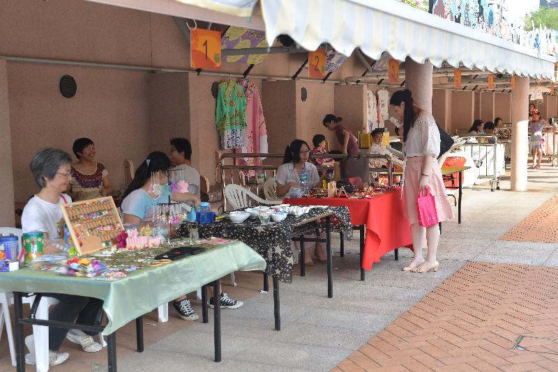 The Leisure and Cultural Services Department invites members of the public to visit the new phase of the Arts Fun Fair at Kowloon Park on Sundays and public holidays from June 4 to May 27 next year with the aim of enhancing public interest in arts.