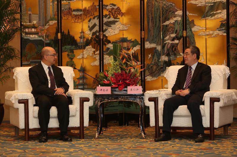 The Secretary for Constitutional and Mainland Affairs, Mr Raymond Tam (left), meets with the Vice Governor of the Sichuan Provincial Government, Mr Zhu Hexin, in Chengdu today (June 11).