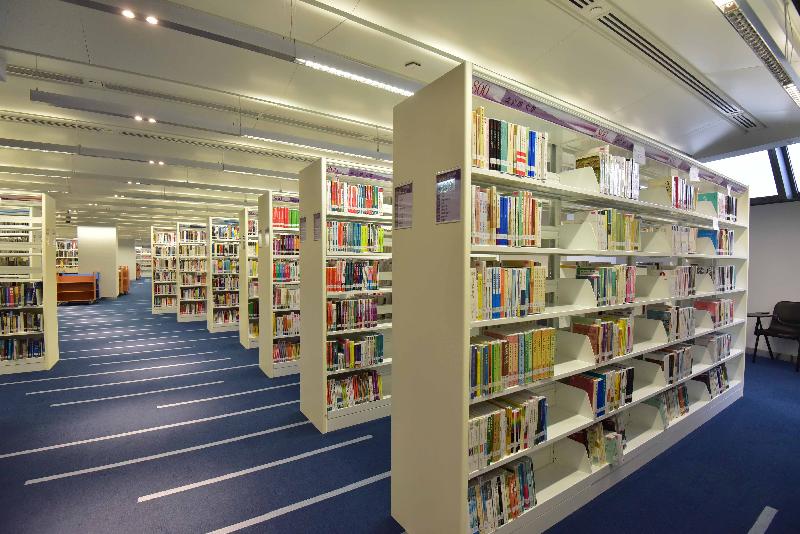 元朗公共圖書館下星期一（六月十九日）起於新址開放。新圖書館的館藏約十四萬項，涵蓋成人和兒童中、英文書籍，以及鐳射唱片等。