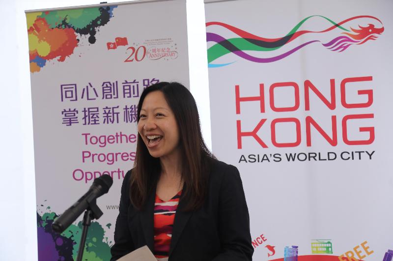 The Director-General of the Hong Kong Economic and Trade Office, London (HKETO), Ms Priscilla To, addresses guests at the prize presentation ceremony of the "Hong Kong: A dream vacation destination for youth travellers!" competition at the HKETO on June 16 (London time).