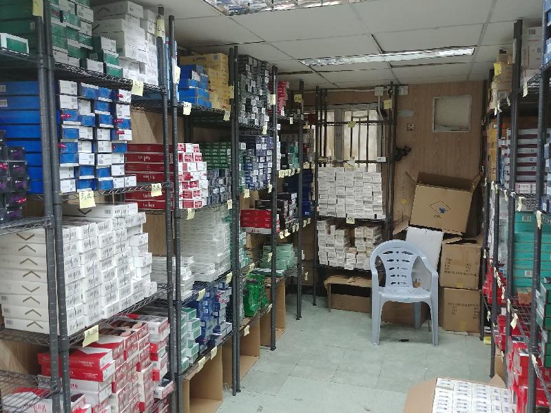 Hong Kong Customs yesterday (June 22) seized about 380 000 suspected illicit cigarettes with an estimated market value of about $1 million and a duty potential of about $730,000 in Tung Chung. Photo shows some of the suspected illicit cigarettes seized.