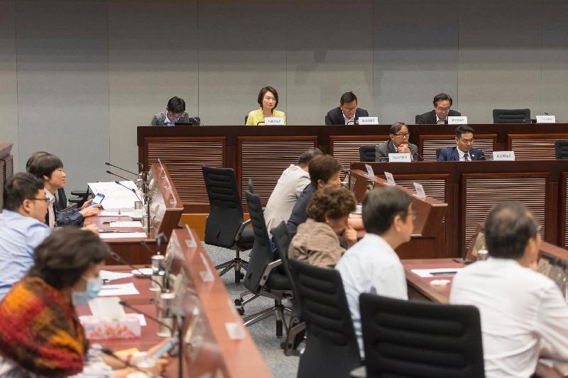 Members of the Legislative Council (LegCo) and Kwai Tsing District Council exchange views on reserving sites for the redevelopment of Princess Margaret Hospital at a meeting at the LegCo Complex today (June 23).