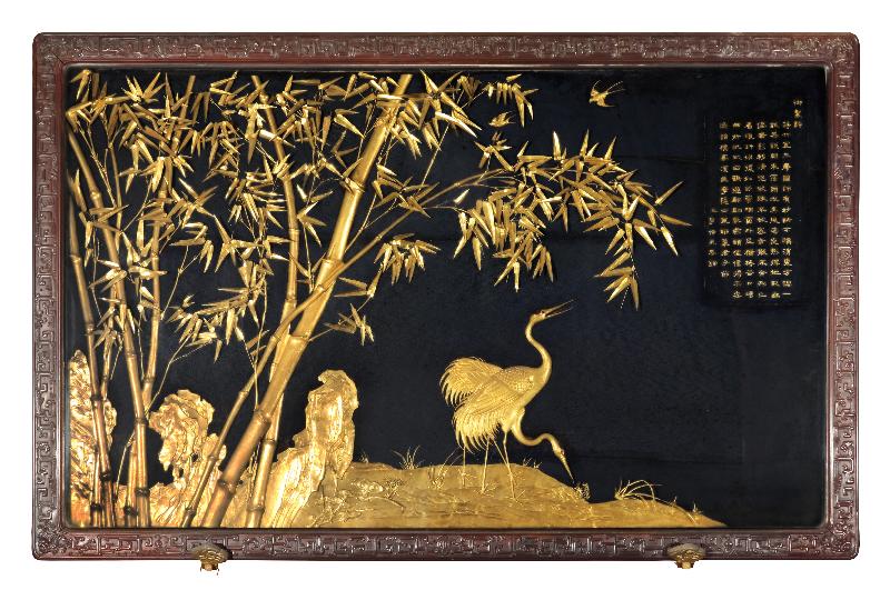The "Hall of Mental Cultivation of The Palace Museum - Imperial Residence of Eight Emperors" exhibition will be held at the Hong Kong Heritage Museum from June 29 to October 15. Picture shows one of the highlight exhibits, a "zitan" hanging panel depicting gilded cranes in a bamboo grove. (© The Palace Museum)