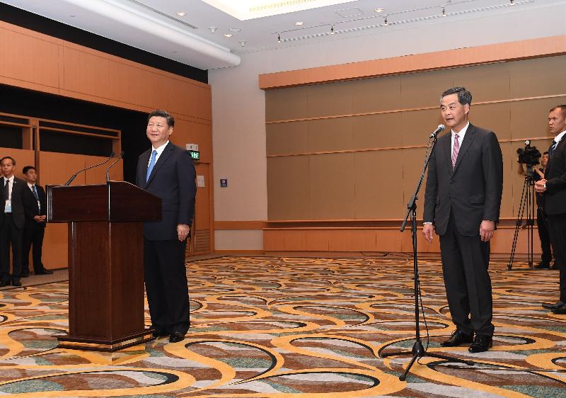 President Xi Jinping (left), accompanied by the Chief Executive, Mr C Y Leung, met with members of the executive arm, the legislature and the judiciary this afternoon (June 29). Photo shows Mr Leung (right) delivering remarks.