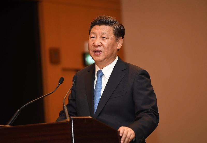 President Xi Jinping, accompanied by the Chief Executive, Mr C Y Leung, met with members of the executive arm, the legislature and the judiciary this afternoon (June 29). Photo shows President Xi speaking at the meeting.