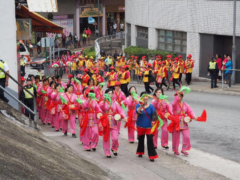 「中国传统文化庙会嘉年华」将于七月九日（星期日）上午十一时至下午五时在中环遮打道行人专用区举行。图示以往嘉年华期间举行的巡游。