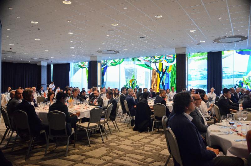 A business seminar and gala dinner for Hong Kong Special Administrative Region’s (HKSAR) 20th anniversary was held in Rotterdam on June 30 (Rotterdam time). Over 250 participants attended the seminar and around 200 attended the dinner.