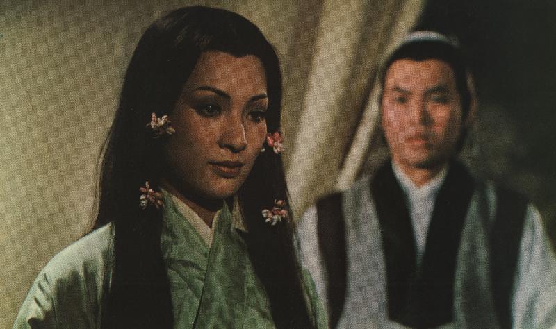 The Hong Kong Film Archive of the Leisure and Cultural Services Department will present "Enchanting Shadows" as part of its "Archival Gems" series from August 6 to March 4 next year, screening eight ghost movies. Photo shows a film still of "The Blue Lamp in Winter Night" (1975).