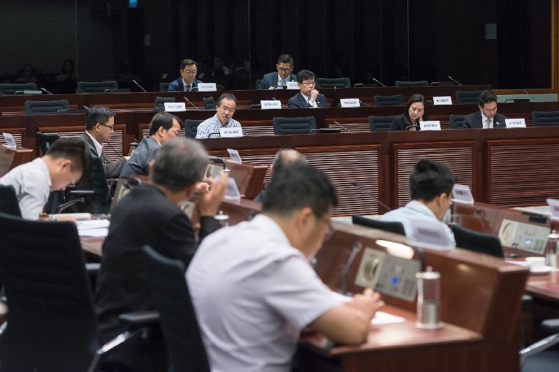 Members of the Legislative Council (LegCo) and Sai Kung District Council discussed on expediting the construction of cultural and recreational facilities in Tseung Kwan O at a meeting at the LegCo Complex today (July 7). 