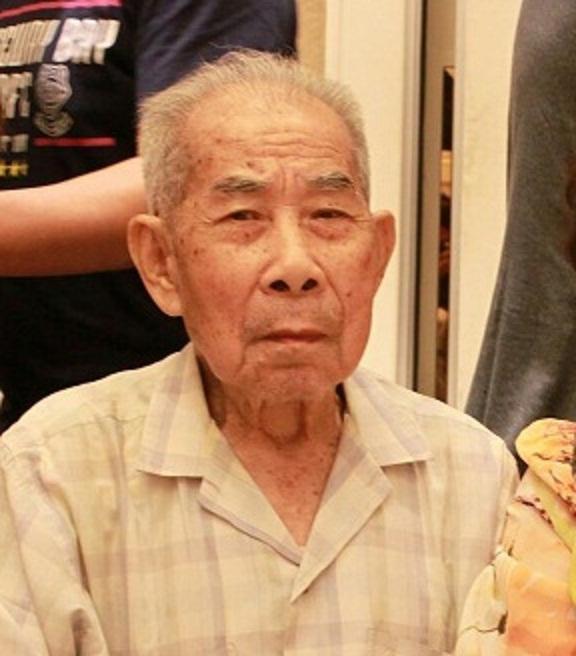 Hung So, aged 95, is about 1.6 metres tall, 54 kilograms in weight and of thin build. He has a long face with yellow complexion and short grayish white hair. He was last seen wearing a short-sleeved shirt in blue checked pattern, black trousers and black shoes.