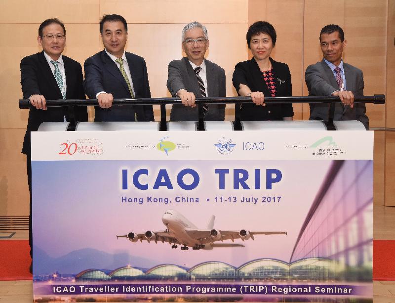 About 200 representatives from the International Civil Aviation Organization (ICAO) and its members worldwide are meeting in Hong Kong from today (July 11) to July 13 to attend the ICAO Traveller Identification Programme Regional Seminar jointly organised by the ICAO and the Civil Aviation Department. Photo shows officiating guests (from left) the Director-General of Civil Aviation, Mr Simon Li; the Deputy Administrator of the Civil Aviation Administration of China, Mr Dong Zhiyi; the Permanent Secretary for Transport and Housing (Transport), Mr Joseph Lai; the Secretary General of the ICAO, Dr Fang Liu; and the ICAO Deputy Director of Aviation Security and Facilitation, Mr Sylvain Lefoyer, at the opening ceremony today.