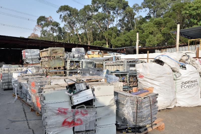 During a joint enforcement operation entitled "Operation E-change" held in December 2016, the Environmental Protection Department and relevant departments conducted surprise inspections at various open recycling sites in Yuen Long. Photo shows a large quantity of hazardous electronic waste including LCD monitors, cathode ray tubes and printed circuit boards illegally collected and stored by the recycling sites. They are regulated as chemical waste.