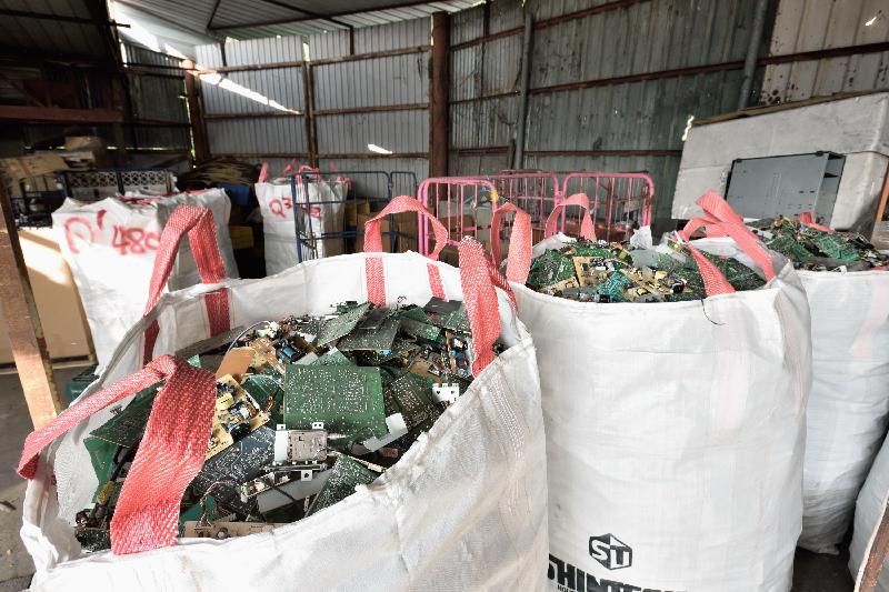 During a joint enforcement operation entitled "Operation E-change" held in December 2016, the Environmental Protection Department and relevant departments conducted surprise inspections at various open recycling sites in Yuen Long. Photo shows some of the hazardous electronic waste, such as LCD monitors, cathode ray tubes and printed circuit boards, illegally collected and stored by the recycling sites. They are regulated as chemical waste.