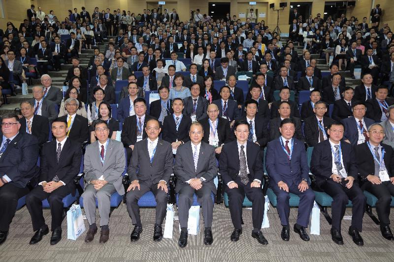 The Chief Secretary for Administration, Mr Matthew Cheung Kin-chung, attended Conference 2017 - Evolution of Corrections held by the Correctional Services Department at the City University of Hong Kong (CityU) today (July 19). Photo shows (front row, from second left) the Director of the Correctional Services Bureau, Macau Special Administrative Region Government, Mr Cheng Fong-meng; the President of CityU, Professor Way Kuo; the Commissioner of Correctional Services, Mr Yau Chi-chiu; Mr Cheung; the Secretary for Security, Mr John Lee; the Chairman of the Council of CityU, Mr Herman Hu; the Director General of the Bureau of Prison Administration of the Ministry of Justice, Mr Wang Jinyi; and other guests and participants at the event.