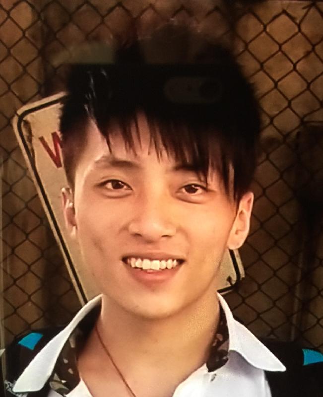 Wong Ho-yin, aged 25, is about 1.6 metres tall, 54 kilograms in weight and of thin build. He has a pointed face with yellow complexion and short straight black hair. He was last seen wearing a black short-sleeved shirt, blue jeans and blue sports shoes.