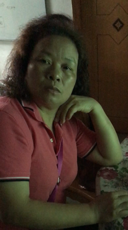 Lau Leung-nau, aged 48, is about 1.5 metres tall, around 65 kilograms in weight and of fat build. She has a square face with yellow complexion and short golden brown curly hair. She was last seen wearing a pink short-sleeved T-shirt, blue jeans, light-colour sport shoes and carrying a light brown bag.
