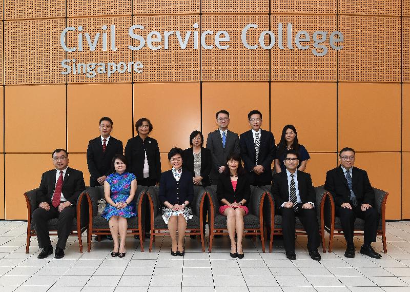 The Chief Executive, Mrs Carrie Lam, continued her visit to Singapore today (August 3). Photo shows Mrs Lam (front row, third left) with the Dean and Chief Executive Officer of the Civil Service College, Ms Ong Toon Hui (front row, third right), and other representatives during her visit to the Civil Service College.