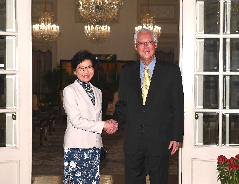 The Chief Executive, Mrs Carrie Lam, continued her visit to Singapore today (August 3). Photo shows Mrs Lam (left) meeting with the Emeritus Senior Minister of Singapore, Mr Goh Chok Tong (right), to discuss issues of mutual concern.