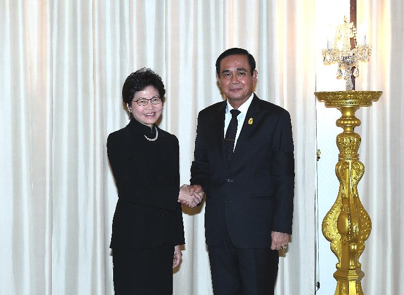 The Chief Executive, Mrs Carrie Lam (left), today (August 4) in Bangkok calls on the Prime Minister of Thailand, Mr Prayut Chan-o-cha (right).
