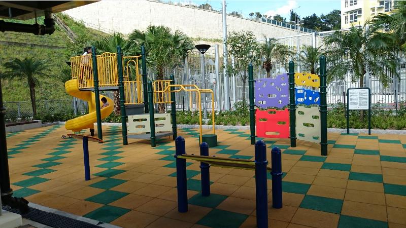 An outdoor playground at On Tai Estate is now open for use.
