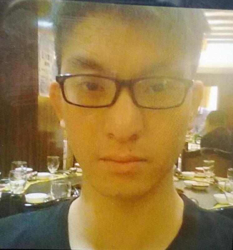 Yiu Kwok-lun is about 1.78 metres tall, 75 kilograms in weight and of thin build. He has a long face with yellow complexion, short black hair. He was last seen wearing blue shirt, blue jeans, leather shoes, a pair of glasses and carrying a black rucksack. 
