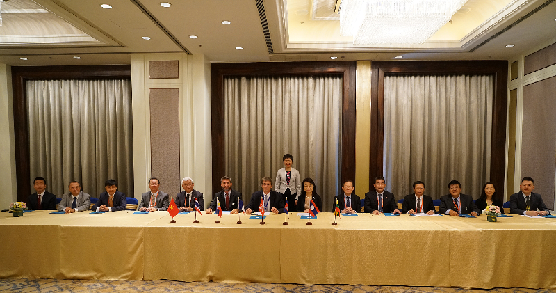 Civil aviation leaders of the Hong Kong Special Administrative Region (HKSAR), France and six Southeast Asian countries, namely Cambodia, Laos, Myanmar, the Philippines, Thailand and Vietnam, signed a Memorandum of Understanding (MOU) on capacity building and safety enhancement in civil aviation for countries in Southeast Asia today (August 8). The MOU, signed at the 54th Asia and Pacific Region Directors General of Civil Aviation Conference being held in Mongolia, solidifies the co-operation framework signed between the Transport and Housing Bureau of the HKSAR Government and the Direction Générale de l'Aviation Civile of France on June 22. The MOU was also signed by authorities and industry stakeholders from both the HKSAR and France, and the signing was witnessed by the Secretary General of the International Civil Aviation Organization, Dr Fang Liu (back row).