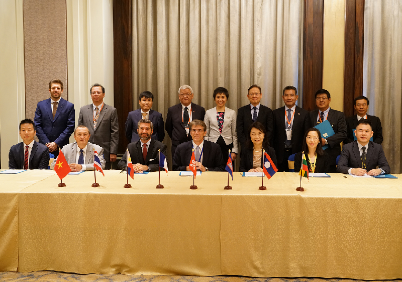 Civil aviation leaders of the Hong Kong Special Administrative Region, France, Cambodia, Laos, Myanmar, the Philippines, Thailand and Vietnam, as well as representatives of supporting organisations from the aviation sector, are pictured with the Secretary General of the International Civil Aviation Organization, Dr Fang Liu (back row, centre), after signing a Memorandum of Understanding on capacity building and safety enhancement in civil aviation for countries in Southeast Asia today (August 8).