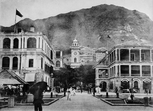 《1895年的畢打街》是政府圖片檔案與銷售系統（www.photostore.gov.hk）內「昔日香港」類別下其中一幅歷史圖片。