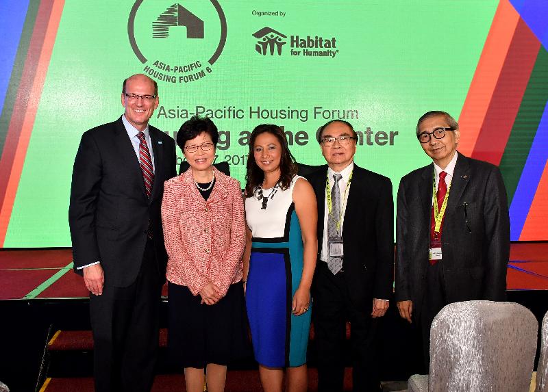 The Chief Executive, Mrs Carrie Lam, this morning (September 6) attended the 6th Asia-Pacific Housing Forum held by Habitat for Humanity. Photo shows Mrs Lam (second left); the Honorary Chairman of Habitat for Humanity Hong Kong, Dr Darwin Chen (second right); the Chief Executive Officer of Habitat for Humanity, Mr Jonathan Reckford (first left); the Chairman of Habitat for Humanity Hong Kong, Mr Michael Lai (first right); and the moderator of the forum, Ms Oanh Ha (centre), at the event.