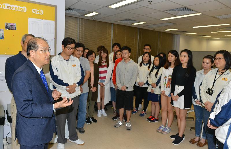 The Chief Secretary for Administration, Mr Matthew Cheung Kin-chung, visits the 1823 centre this afternoon (September 6) and expresses his appreciation to the 1823 staff for their hard work and efficiency in handling requests for assistance by Hong Kong students who have experienced delay in receiving their visas for studying in the United Kingdom.