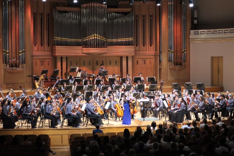 著名小提琴家張永宙與亞洲青年管弦樂團昨日（布魯塞爾時間九月五日）在比利時布魯塞爾的演奏會上合奏。