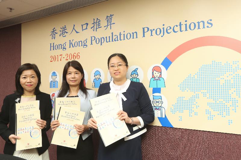 The Deputy Commissioner for Census and Statistics, Ms Marion Chan (centre), announces an updated set of Hong Kong population projections at a press conference today (September 8). Joining her are Assistant Commissioner for Census and Statistics Ms Iris Law (left) and Senior Statistician Miss Jennifer Wong.
