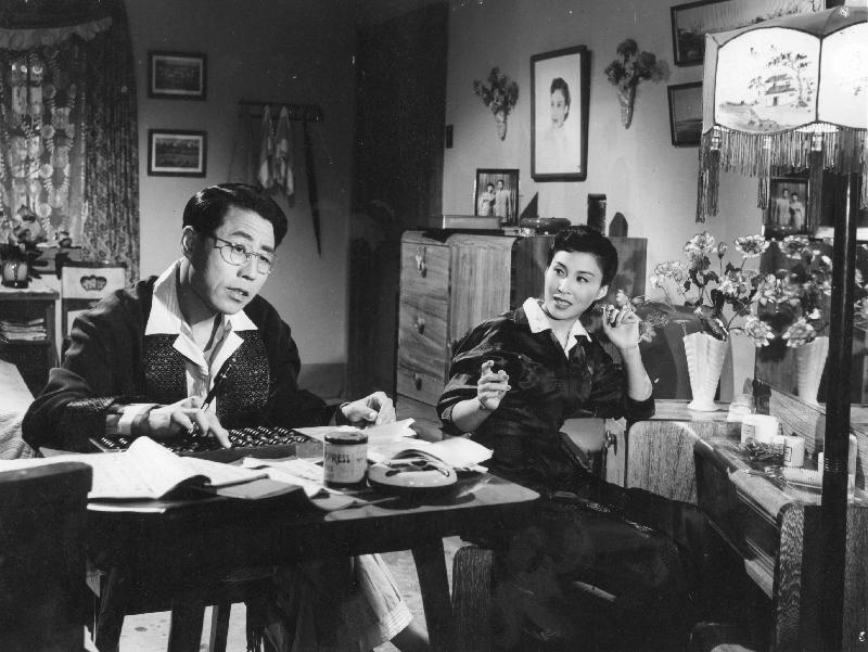 The Hong Kong Film Archive of the Leisure and Cultural Services Department will present "From Small Town to the Big Screen: A Retrospective on Wei Wei" in October by screening seven films from different phases of Wei Wei's career. Picture shows a film still of "Year In, Year Out" (1955).