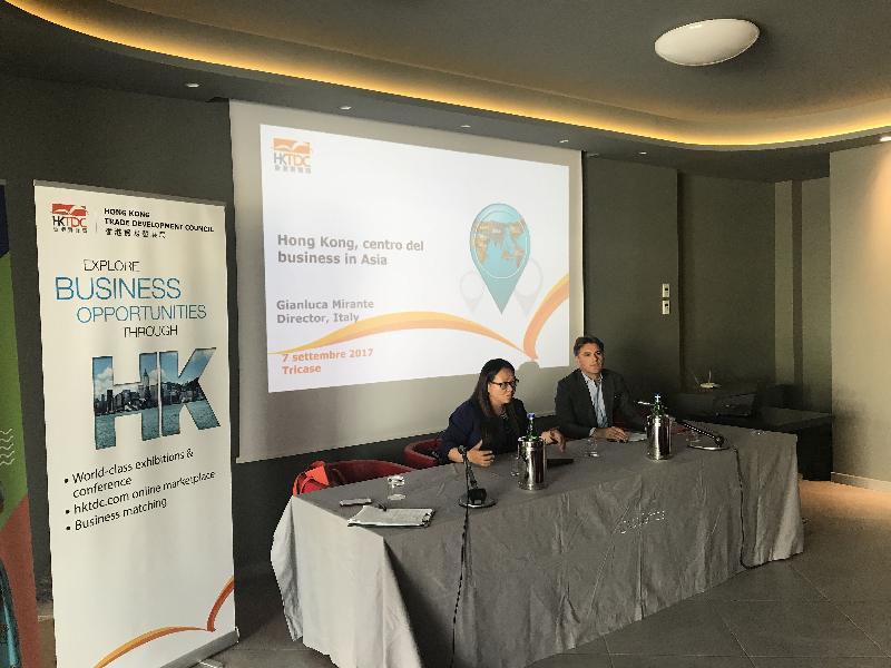 The Deputy Representative of the Hong Kong Economic and Trade Office in Brussels, Miss Alice Choi, speaks at a business seminar in Tricase, Italy, on September 7 (Tricase time).
