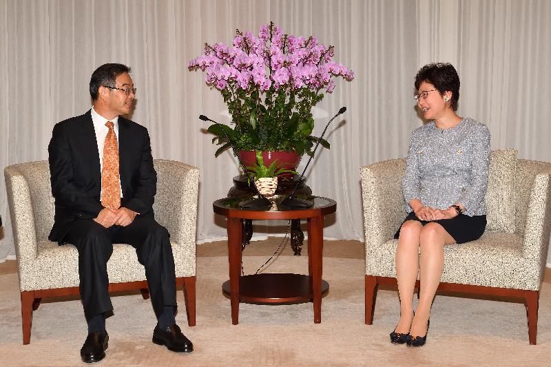 The Chief Executive, Mrs Carrie Lam (right), met the Chief Justice of the People's Republic of China and President of the Supreme People's Court, Mr Zhou Qiang (left), at the Chief Executive's Office this morning (September 14).