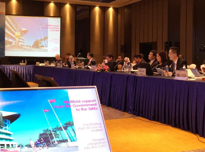 The Under Secretary for Commerce and Economic Development, Dr Bernard Chan (first right), speaks on how to enhance Hong Kong enterprises' competitiveness for greater participation in global value chains at the 24th Asia-Pacific Economic Cooperation Small and Medium Enterprises Ministerial Meeting in Ho Chi Minh City, Vietnam, today (September 15).