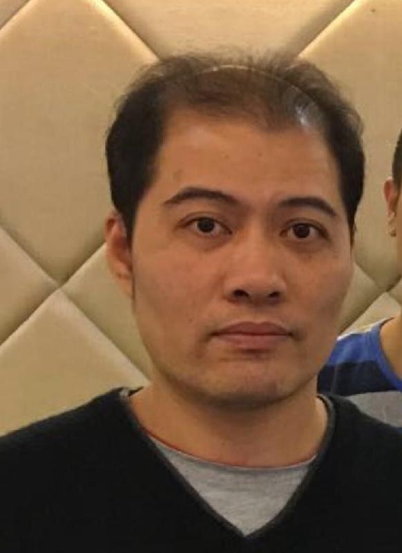 Shih Tsan-kwok, aged 41, is about 1.8 metres tall, 73 kilograms in weight and of heavy build. He has a square face with yellow complexion and short black hair. He was last seen wearing black T-shirt, deep-coloured shorts and a pair of sandals.