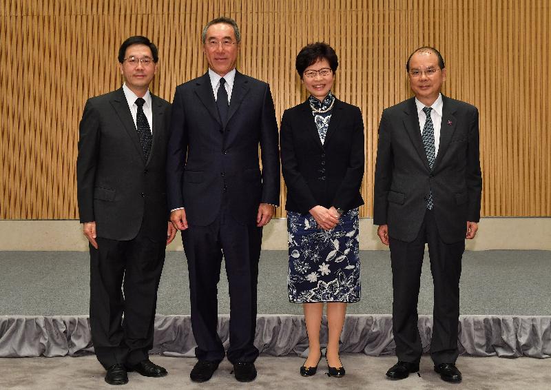 The Chief Executive, Mrs Carrie Lam, attended the West Kowloon Cultural District Authority (WKCDA) reception at the Central Government Offices today (September 18). Photo shows (from left) former Chairman of the Board of the WKCDA Mr Stephen Lam; the Chairman (designate) of the Board of the WKCDA, Mr Henry Tang; Mrs Lam; and the Chief Secretary for Administration and Chairman of the Board of the WKCDA, Mr Matthew Cheung Kin-chung, at the reception.