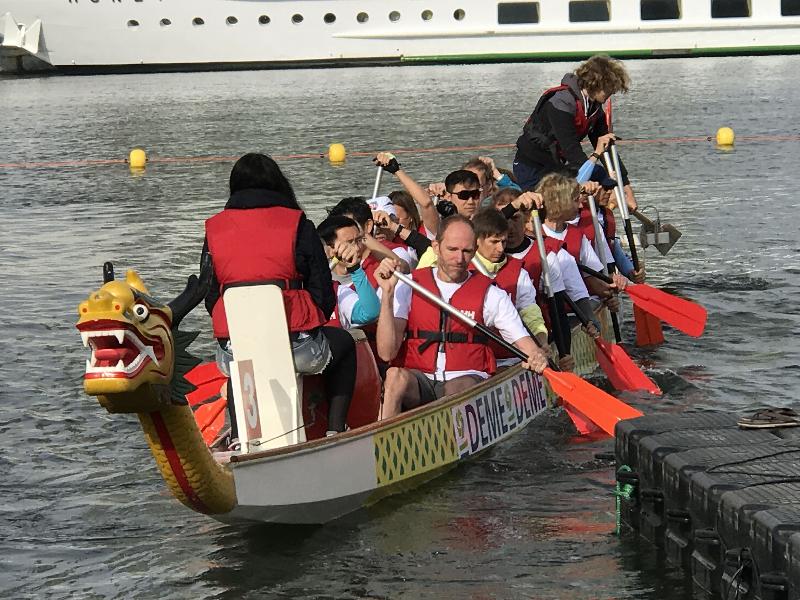 The Hong Kong Dragon Boat Festival, which was title sponsored by the Hong Kong Economic and Trade Office in Brussels (HKETO, Brussels), was held in Antwerp, Belgium on September 16 (Antwerp time). Photo shows the Hong Kong Dragons, one of the two teams of the HKETO, Brussels.