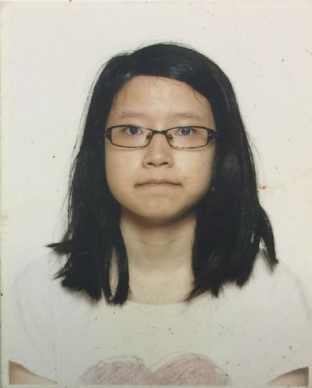 Hui Nga-yu is about 1.6 metres tall, 48 kilograms in weight and of thin build. She has a square face with yellow complexion, short black hair. She was last seen wearing a purple T-shirt, blue trousers, sport shoes and a pair of glasses. 
