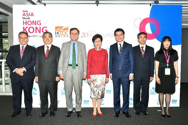The Chief Executive, Mrs Carrie Lam, attended the "Think Asia, Think Hong Kong" symposium in London, the United Kingdom, today (September 21, London time).  Picture shows (from left) the British Consul-General to Hong Kong and Macao, Mr Andrew Heyn, the Secretary for Financial Services and the Treasury, Mr James Lau; the Minister of State in the Department of International Trade, Mr Greg Hands; Mrs Lam; the Secretary for Commerce and Economic Development, Mr Edward Yau; the Minister of the Embassy of the People's Republic of China to the United Kingdom, Mr Zhu Qin; the Executive Director of the Hong Kong Trade Development Council, Ms Margaret Fong at the reception before the symposium. 