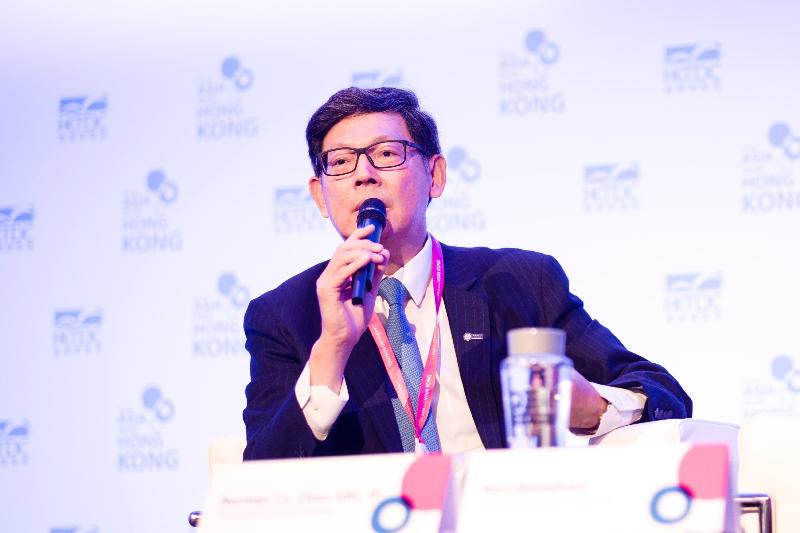The Chief Executive of the HKMA, Mr Norman Chan, promotes Hong Kong as the gateway to Belt and Road opportunities at a seminar in London, the United Kingdom, yesterday (September 21, London time).