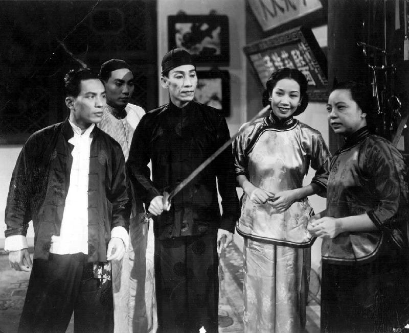 康樂及文化事務署香港電影資料館再次從旗艦節目「百部不可不看的香港電影」中精選五齣電影，於十一月開始在北區大會堂放映。圖示《黃飛鴻傳下集火燒霸王莊》（1949）劇照。