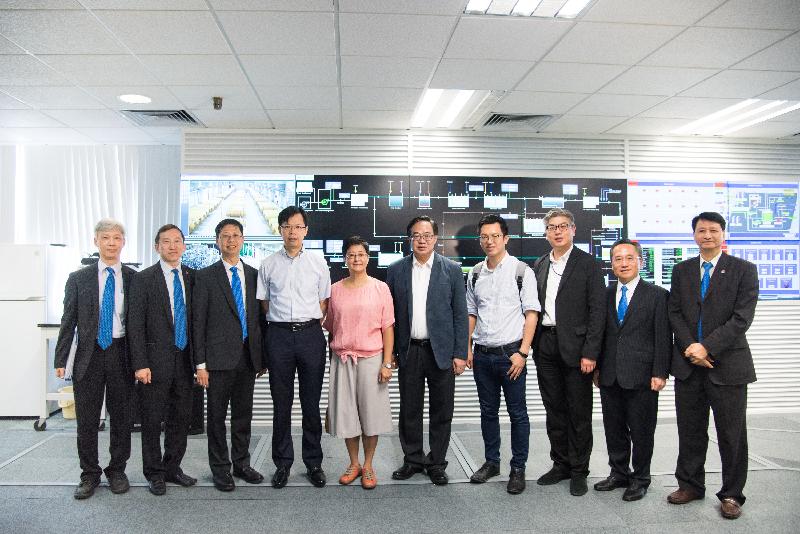 The Legislative Council Panel on Development visited Ngau Tam Mei Water Treatment Works in Yuen Long today (October 6). Members of the Panel (from fourth left) Mr Chan Chun-ying, Dr Helena Wong, Dr Lo Wai-kwok and Mr Ho Kai-ming are pictured with representatives of the Development Bureau and the Water Supplies Department.