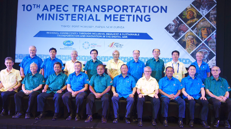 The Secretary for Transport and Housing, Mr Frank Chan Fan, attended the 10th Asia-Pacific Economic Cooperation (APEC) Transportation Ministerial Meeting in Port Moresby, Papua New Guinea today (October 7), and gave a presentation on Hong Kong's transport infrastructure public-private partnership at the panel session on sustainable transportation. Picture shows Mr Chan (back row, fourth right) joining other ministers attending the meeting at a photo-taking session.
