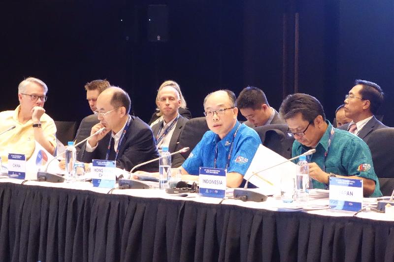 The Secretary for Transport and Housing, Mr Frank Chan Fan (front row, second right), attended the 10th Asia-Pacific Economic Cooperation (APEC) Transportation Ministerial Meeting in Port Moresby, Papua New Guinea today (October 7). Picture shows Mr Chan giving a presentation on Hong Kong's transport infrastructure public-private partnership at the panel session on sustainable transportation. 
